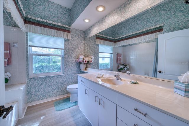 6802 DREWRYS BLUFF, Bradenton, FL 34203