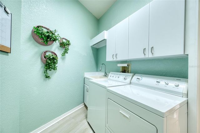 6802 DREWRYS BLUFF, Bradenton, FL 34203