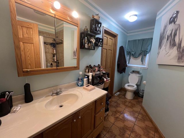 5324 W Allerton AVENUE, Greenfield, WI 53220