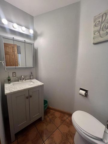 5324 W Allerton AVENUE, Greenfield, WI 53220