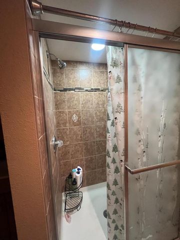 5324 W Allerton AVENUE, Greenfield, WI 53220