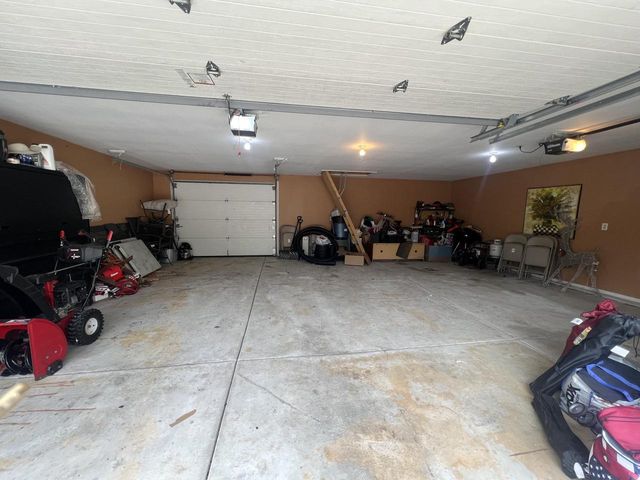 5324 W Allerton AVENUE, Greenfield, WI 53220