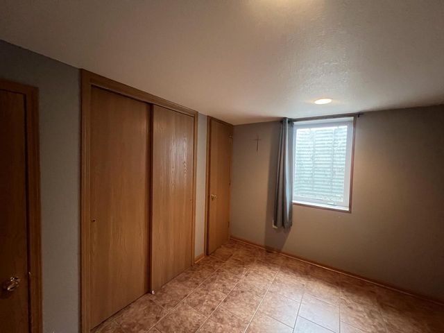 5324 W Allerton AVENUE, Greenfield, WI 53220