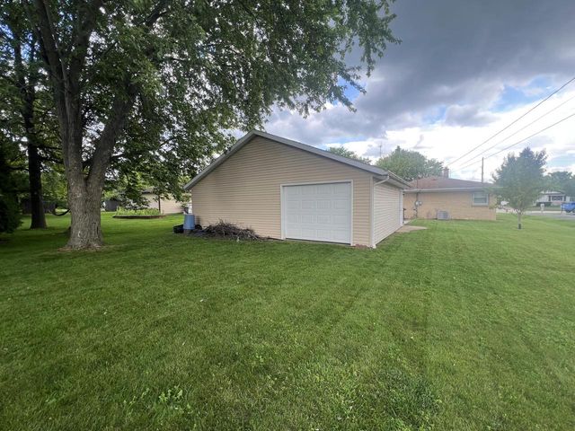 5324 W Allerton AVENUE, Greenfield, WI 53220