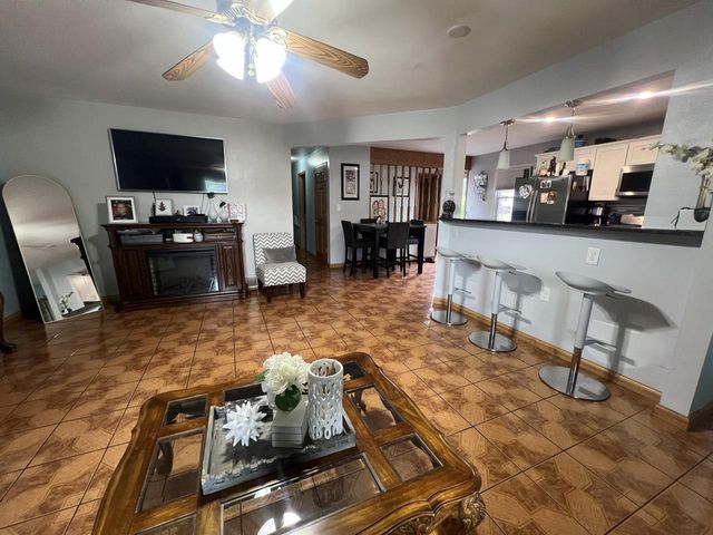 5324 W Allerton AVENUE, Greenfield, WI 53220