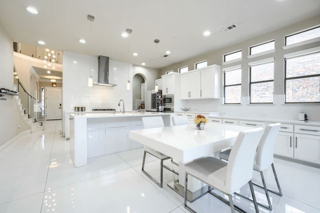 2246 Longview Road, Irving, TX 75063