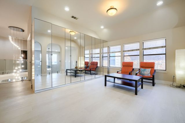 2246 Longview Road, Irving, TX 75063