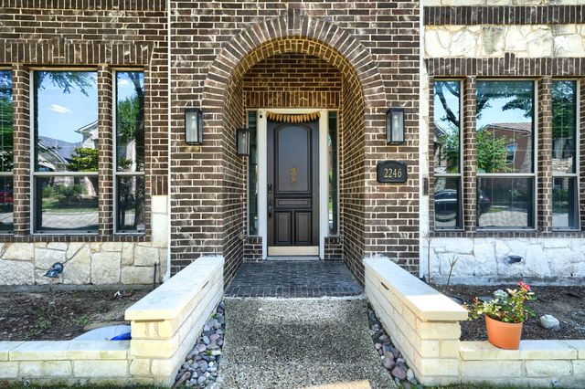 2246 Longview Road, Irving, TX 75063