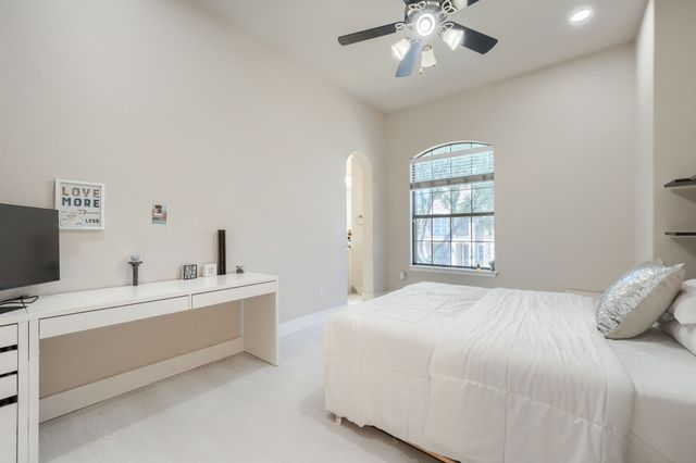 2246 Longview Road, Irving, TX 75063