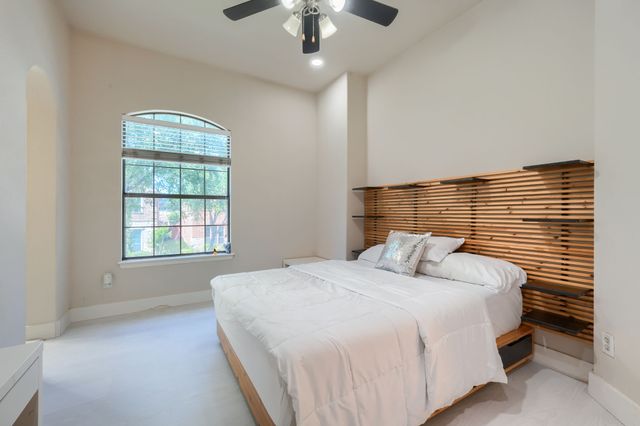 2246 Longview Road, Irving, TX 75063