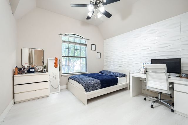 2246 Longview Road, Irving, TX 75063