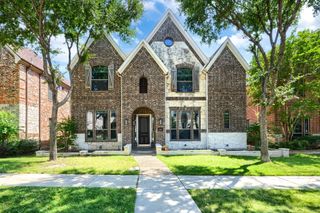 2246 Longview Road, Irving, TX 75063