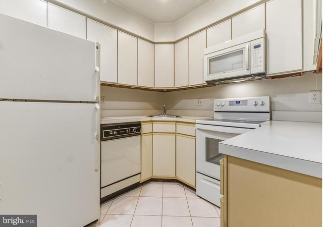 735 CHANTICLEER, Cherry Hill, NJ 08003