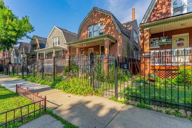 833 N Keystone Avenue, Chicago, IL 60651