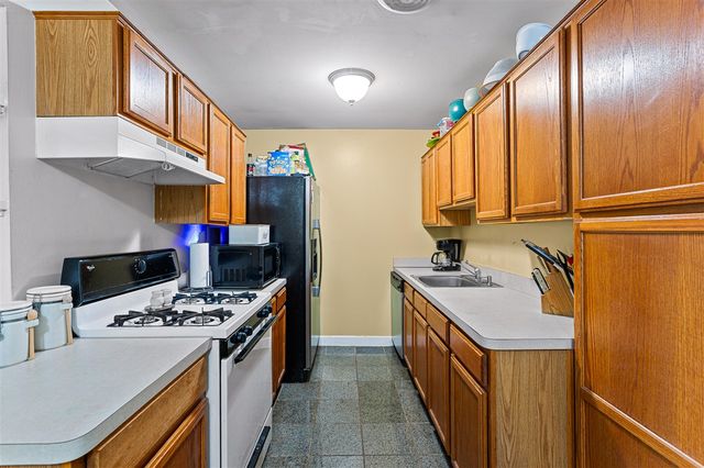 44447 Savery Drive, Canton, MI 48187