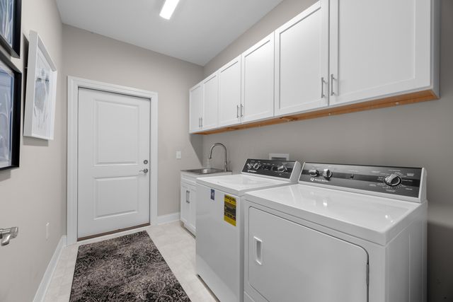 6079 Ludwig Street, Powell, OH 43065