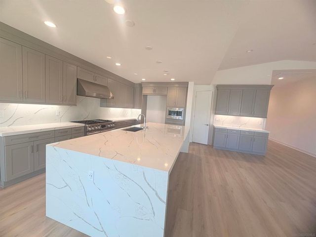 13765 Holly Oak Way, Poway, CA 92064