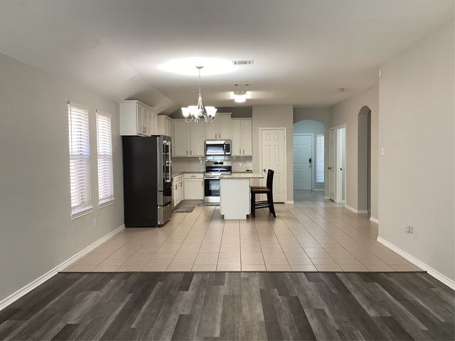 4608 Wolf Ridge Way, Fort Worth, TX 76244