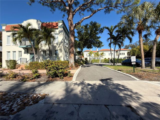 1685 LAUREL STREET 3, Sarasota, FL 34236