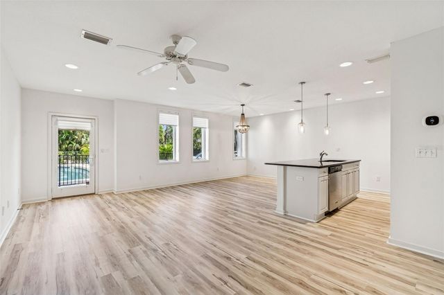 1685 LAUREL STREET 3, Sarasota, FL 34236