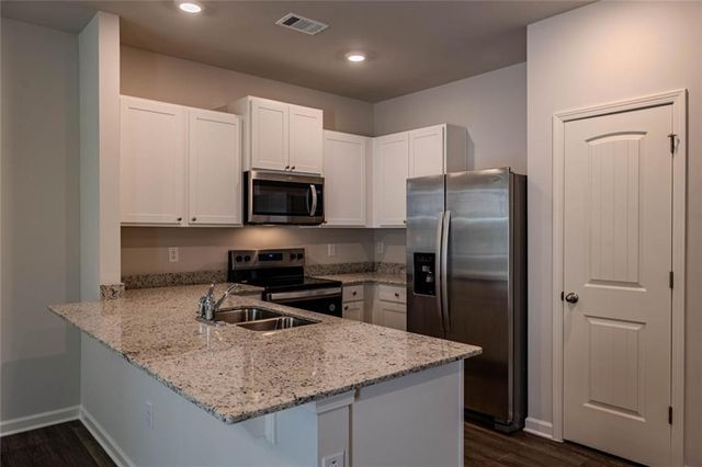 1005 N 2nd NW Avenue 30, Rome, GA 30165