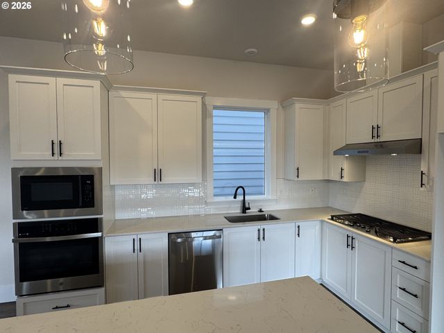 16932 Sw Cairn Ln, King City, OR 97140