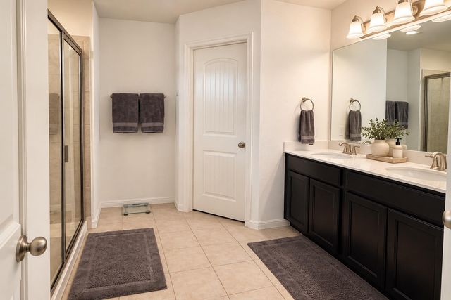 208 Tailwind DR, Kyle, TX 78640