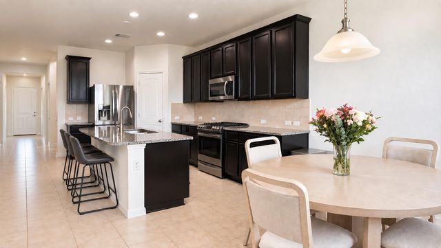 208 Tailwind DR, Kyle, TX 78640