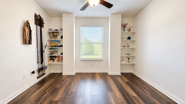 208 Tailwind DR, Kyle, TX 78640