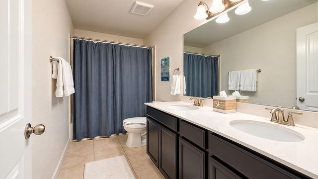 208 Tailwind DR, Kyle, TX 78640