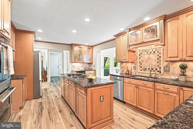 10315 MOUNTINGTON CT, Vienna, VA 22182