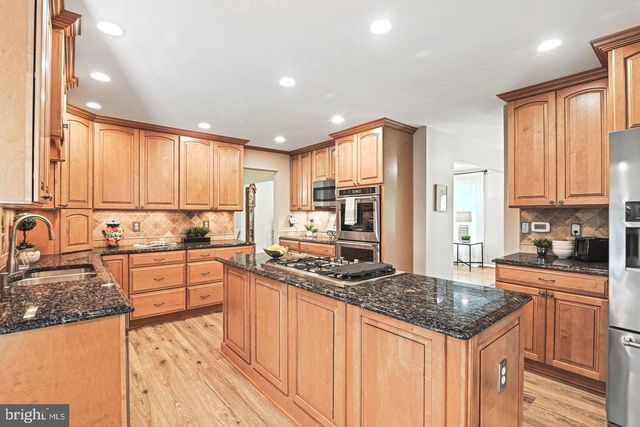 10315 MOUNTINGTON CT, Vienna, VA 22182