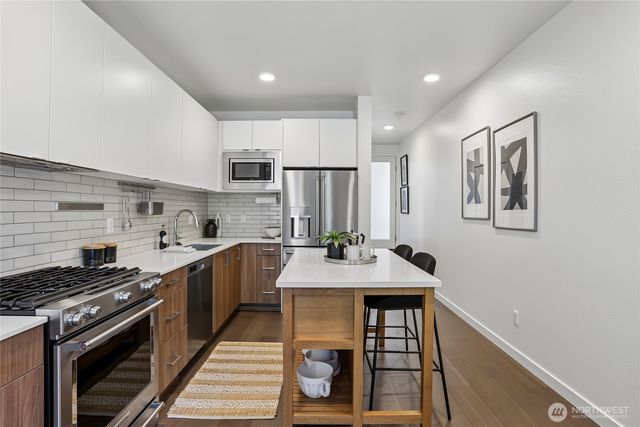 4354 6th Avenue NW, Seattle, WA 98107