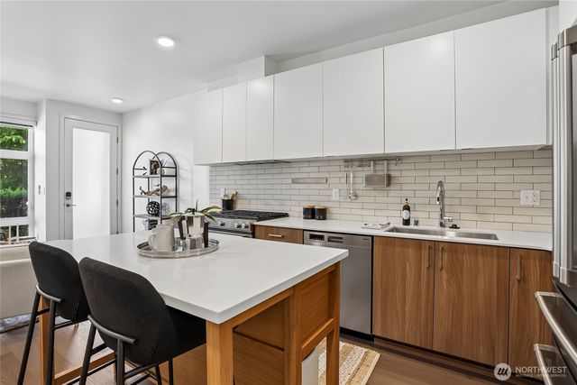 4354 6th Avenue NW, Seattle, WA 98107