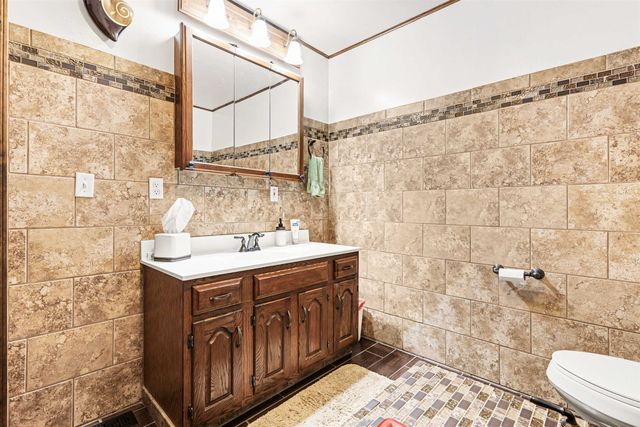 1754 W Chippewa River Road, Midland, MI 48640