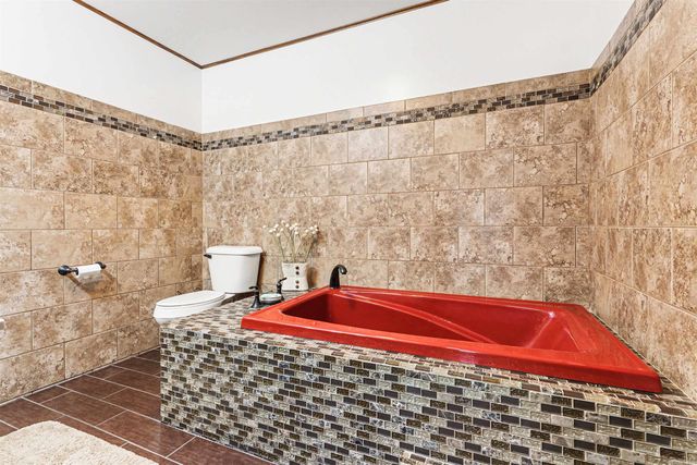 1754 W Chippewa River Road, Midland, MI 48640