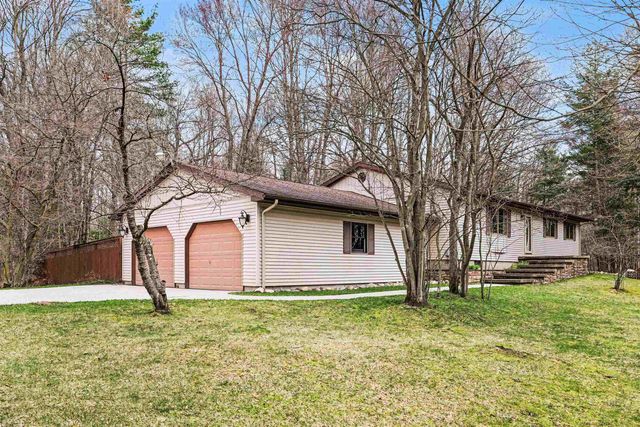 1754 W Chippewa River Road, Midland, MI 48640