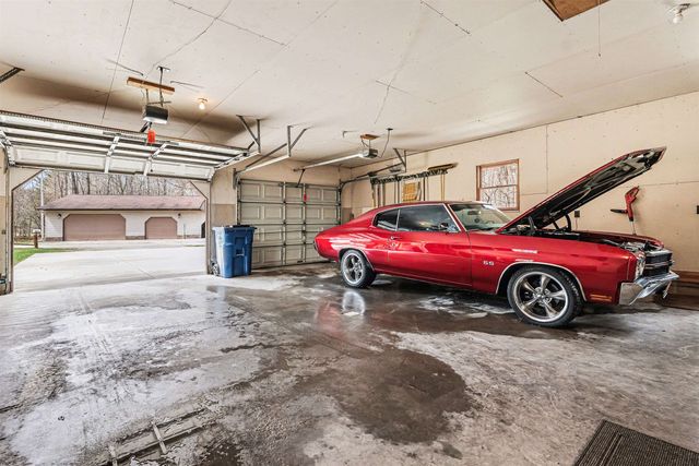 1754 W Chippewa River Road, Midland, MI 48640