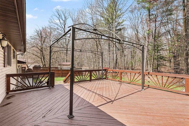 1754 W Chippewa River Road, Midland, MI 48640