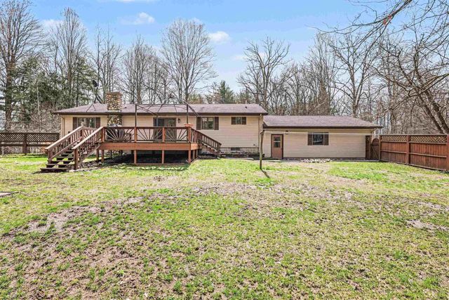 1754 W Chippewa River Road, Midland, MI 48640