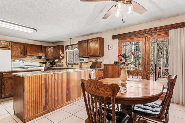 1754 W Chippewa River Road, Midland, MI 48640