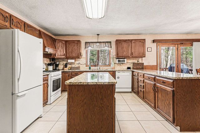 1754 W Chippewa River Road, Midland, MI 48640
