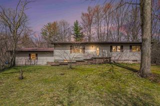 1754 W Chippewa River Road, Midland, MI 48640