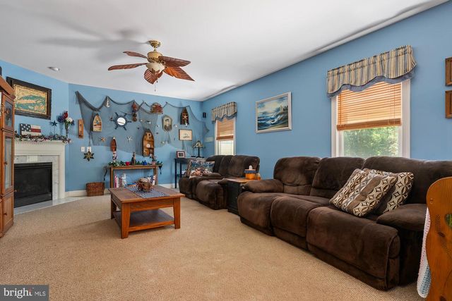 75 SAINT JOHNS RD W, Littlestown, PA 17340