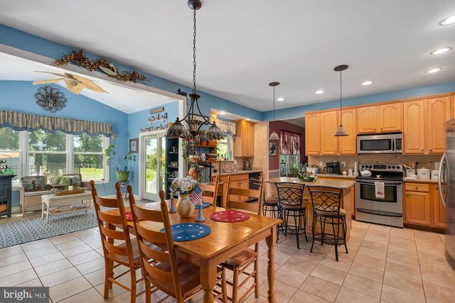75 SAINT JOHNS RD W, Littlestown, PA 17340