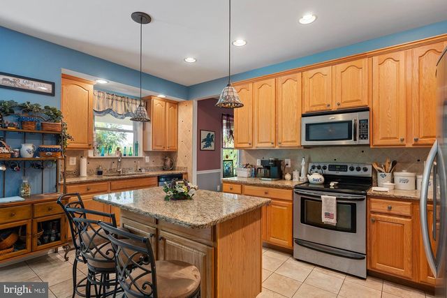 75 SAINT JOHNS RD W, Littlestown, PA 17340