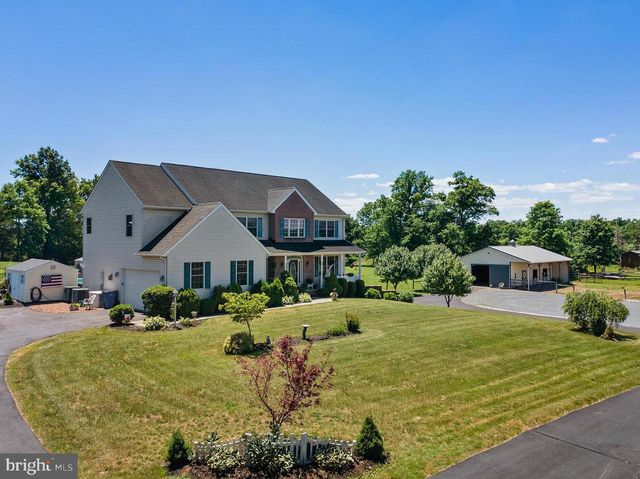 75 SAINT JOHNS RD W, Littlestown, PA 17340