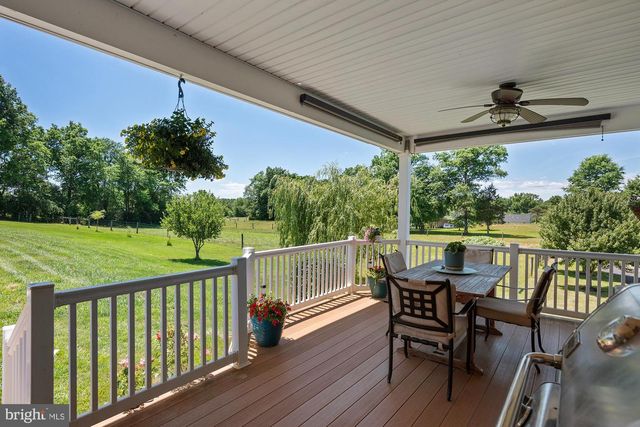 75 SAINT JOHNS RD W, Littlestown, PA 17340