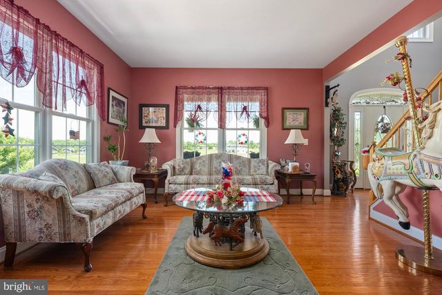75 SAINT JOHNS RD W, Littlestown, PA 17340