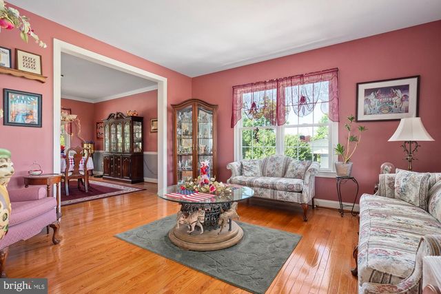 75 SAINT JOHNS RD W, Littlestown, PA 17340